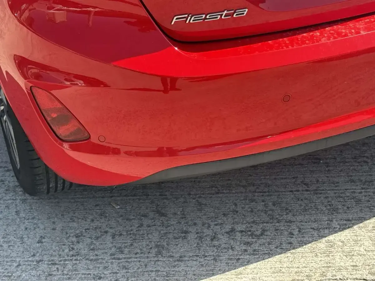 Occasion Ford Fiesta Titanium 75 PK (55 kW) 2023 Rood Hatchback