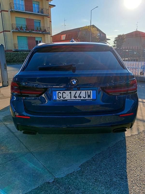 Usata BMW 520 Luxury Line 190 CV (139 kW) 2020 Blu Station wagon