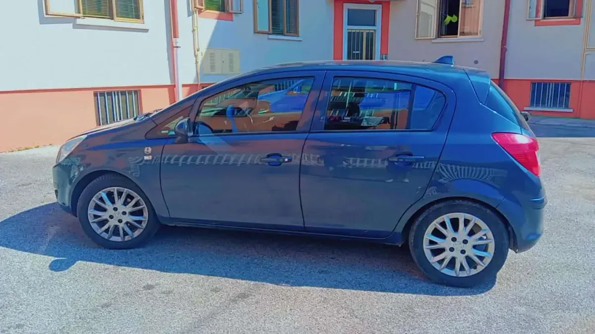 Usata Opel Corsa Innovation 80 CV (58 kW) 2009 Utilitaria