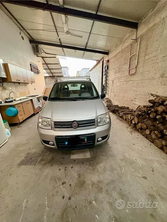 Usata Fiat Panda 4x4 60 CV (44 kW) 2005 Grigio Utilitaria