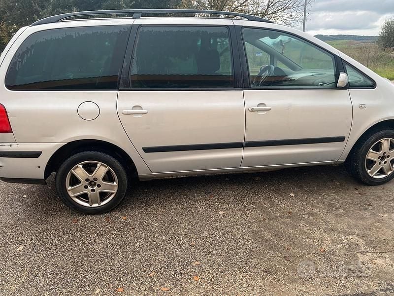 Usata VW Sharan 2004 Grigio Monovolume