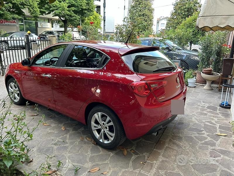 Usata Alfa Romeo Giulietta 140 CV (102 kW) 2012 Utilitaria