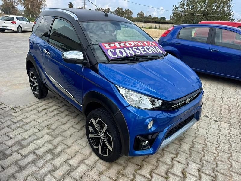 Usata Aixam Crossover Premium 2023 Blu Berlina