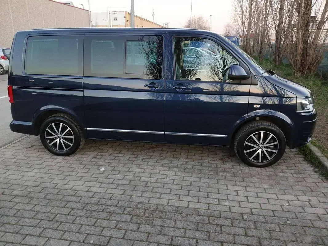 Usata VW Multivan Highline 179 CV (131 kW) 2013 Blu/azzurro Monovolume
