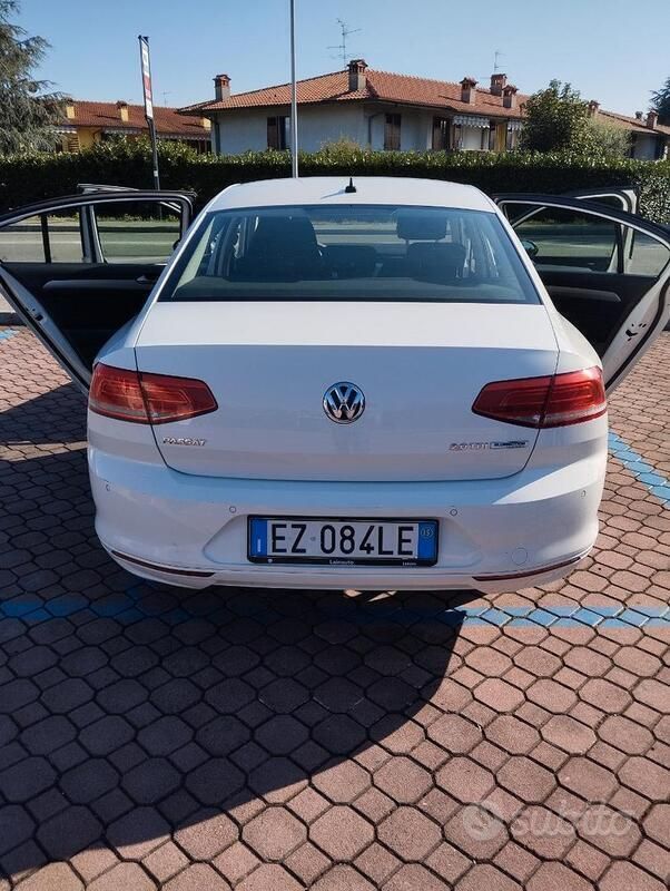 Usata VW Passat 150 CV (110 kW) 2015 Bianco Berlina