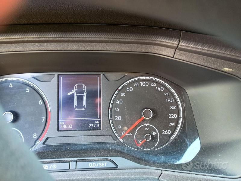 Usata VW T-Cross 95 CV (69 kW) 2020 Grigio SUV