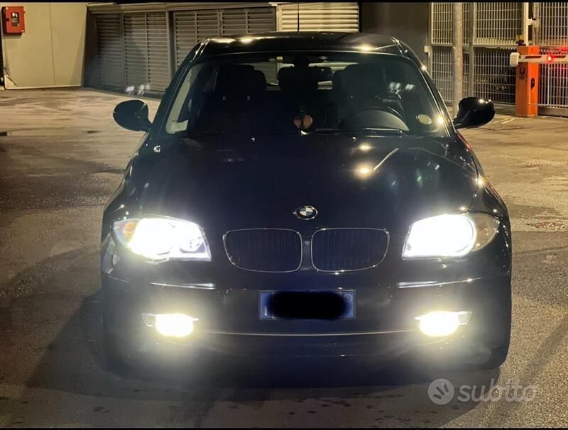 Nero Usata 2010 BMW 118 Comfort Edition Due volumi | 7500 € (Molto cara) - Immagine 1/4