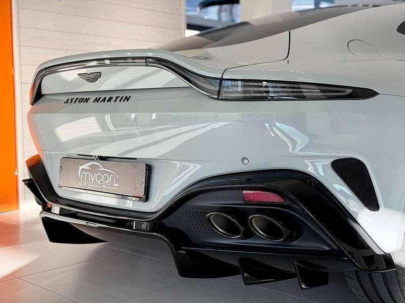 Usata Aston Martin V8 Vantage 665 CV (489 kW) 2024 Apex grey Coupé