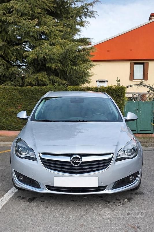 Usata Opel Insignia 136 CV (100 kW) 2017 Grigio Station wagon