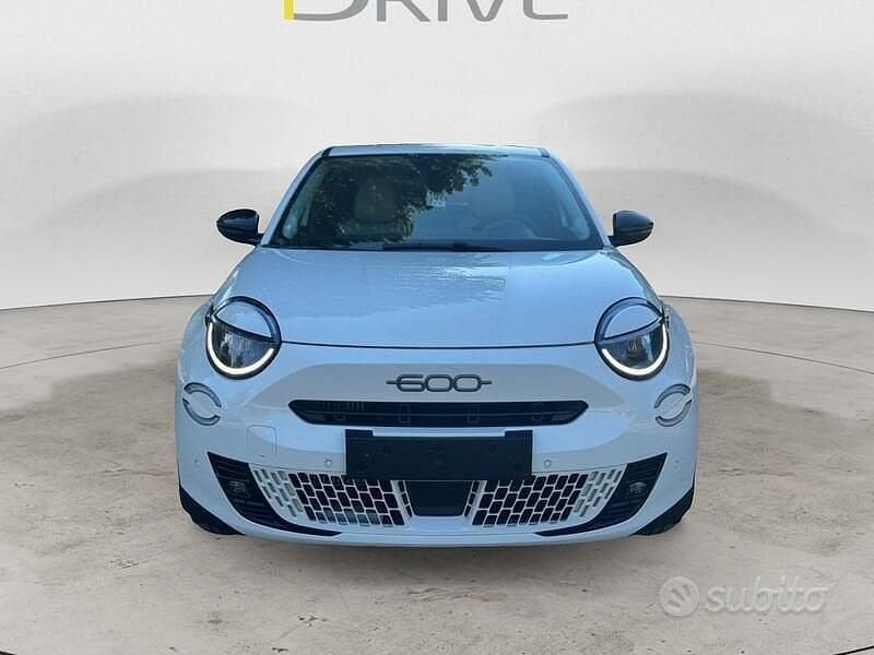 Usata Fiat 600 La Prima 101 CV (74 kW) 2024 Bianco Berlina