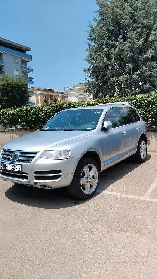 Usata VW Touareg 174 CV (127 kW) 2005 Grigio SUV
