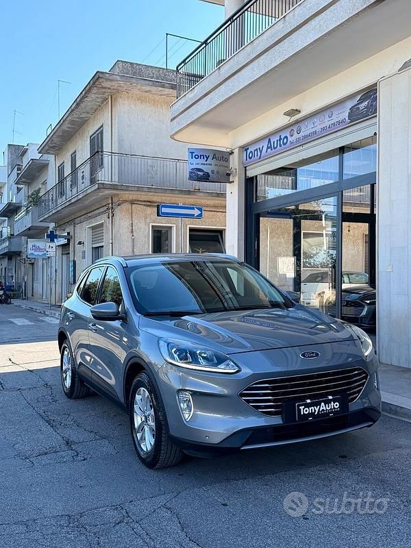 Usata Ford Kuga Titanium 120 CV (88 kW) 2021 Grigio SUV