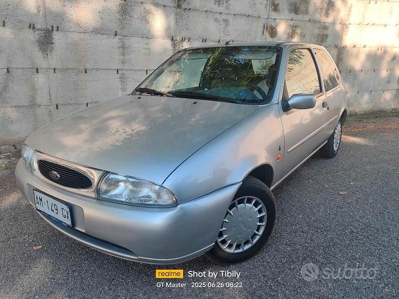 Grigio Usata 1997 Ford Fiesta Tre volumi | 3300 € - Immagine 1/4