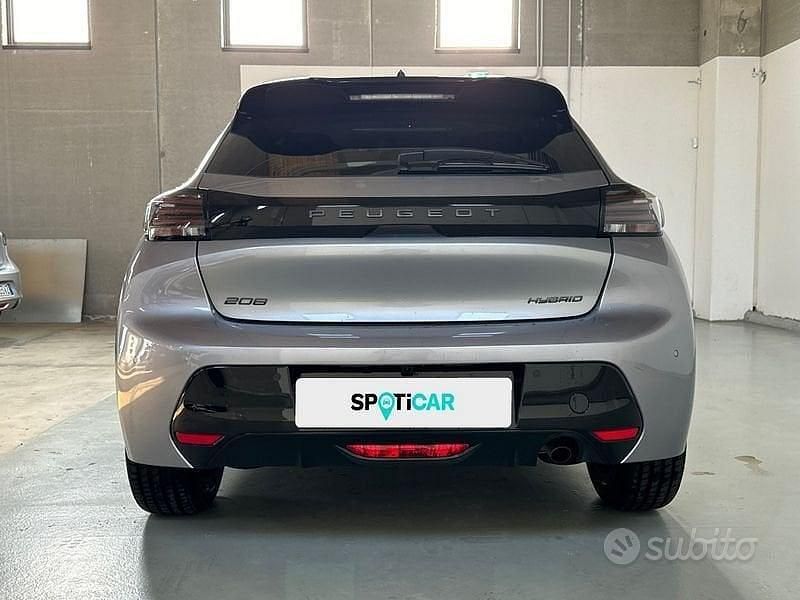 Usata Peugeot 208 Allure 102 CV (75 kW) 2025 Grigio Utilitaria