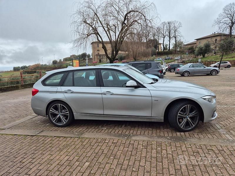 Usata BMW 320 Sport Line 190 CV (139 kW) 2017 Grigio Station wagon