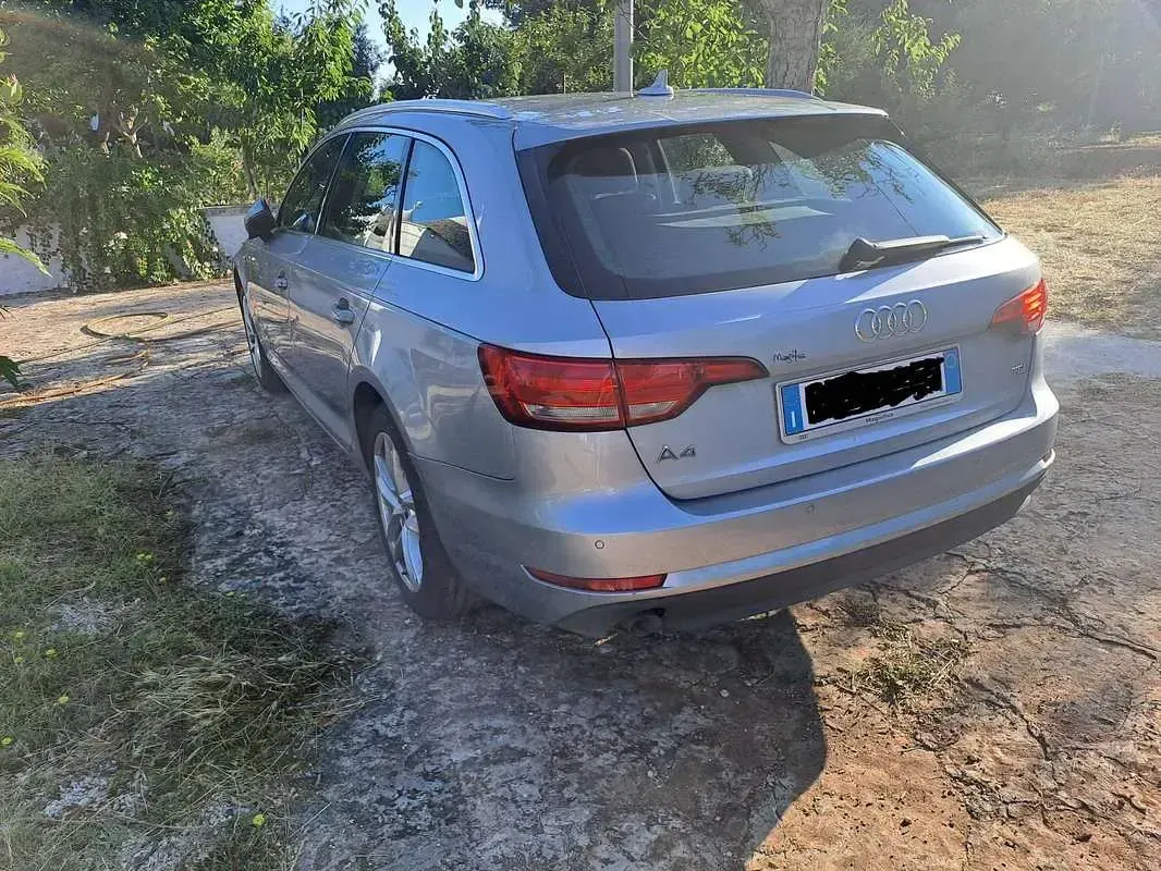 Usata Audi A4 Business Plus 150 CV (110 kW) 2017 Argento Station wagon
