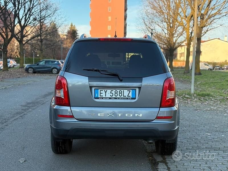 Usata SsangYong Rexton 155 CV (114 kW) 2014 Grigio SUV