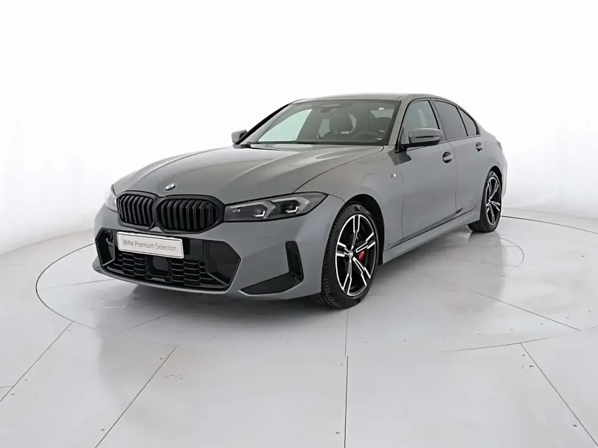 Usata BMW 320 M Sport 190 CV (139 kW) 2025 Skyscraper grey Berlina
