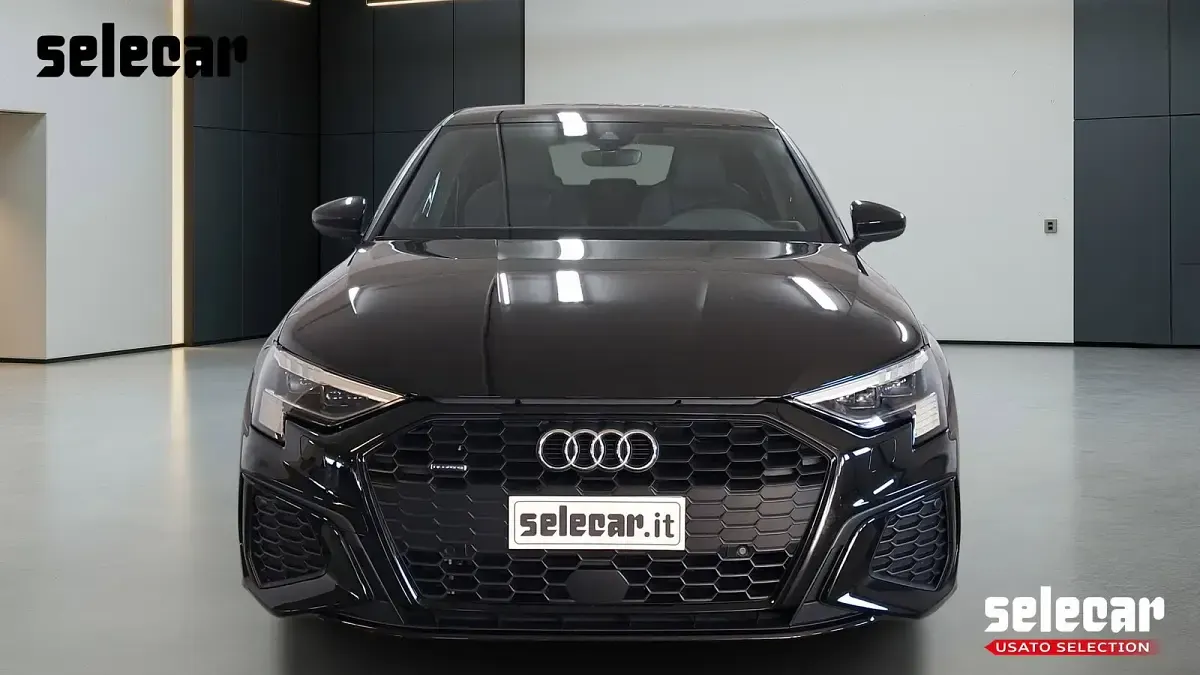 Usata Audi A3 S-Line 200 CV (147 kW) 2022 0e nero mito metallizzato Berlina