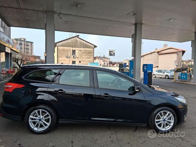 Usata Ford Focus 120 CV (88 kW) 2018 Nero Station wagon