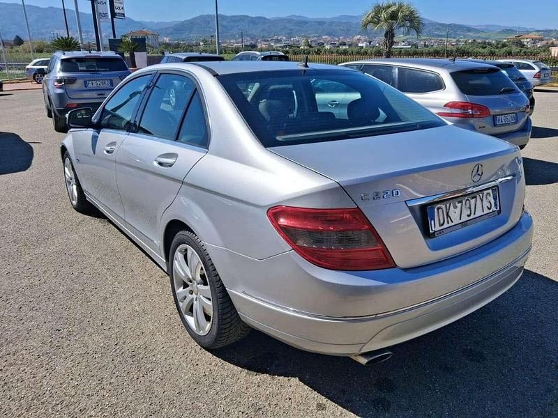 Usata Mercedes C220 Avantgarde 170 CV (125 kW) 2007 Grigio Berlina