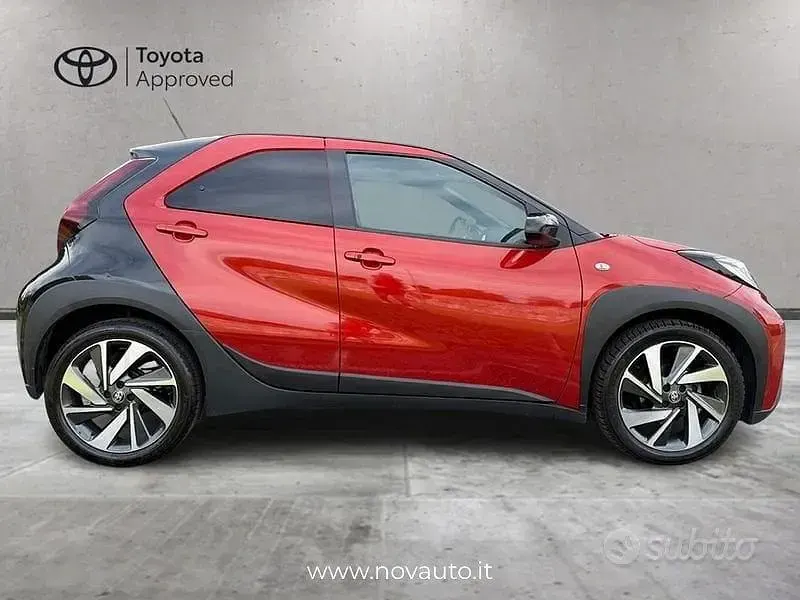 Usata Toyota Aygo X Lounge 72 CV (52 kW) 2022 Rosso SUV