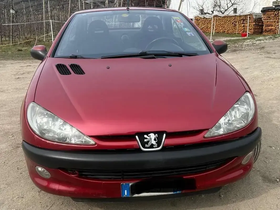 Usata Peugeot 206 CC 109 CV (80 kW) 2002 Rosso Cabrio