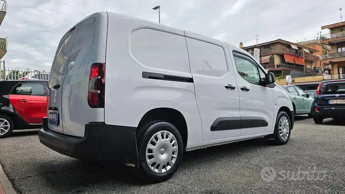 Usata Opel Combo S 131 CV (96 kW) 2022 Bianco Monovolume