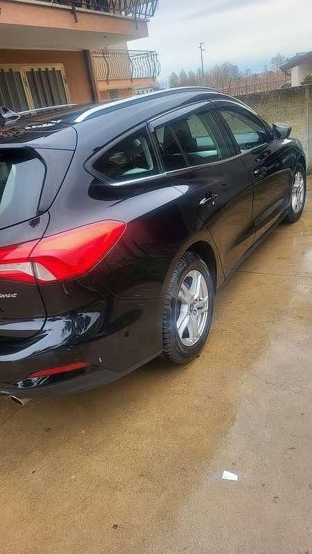 Usado Ford Focus Vignale 120 HP (88 kW) 2019 Carrinha