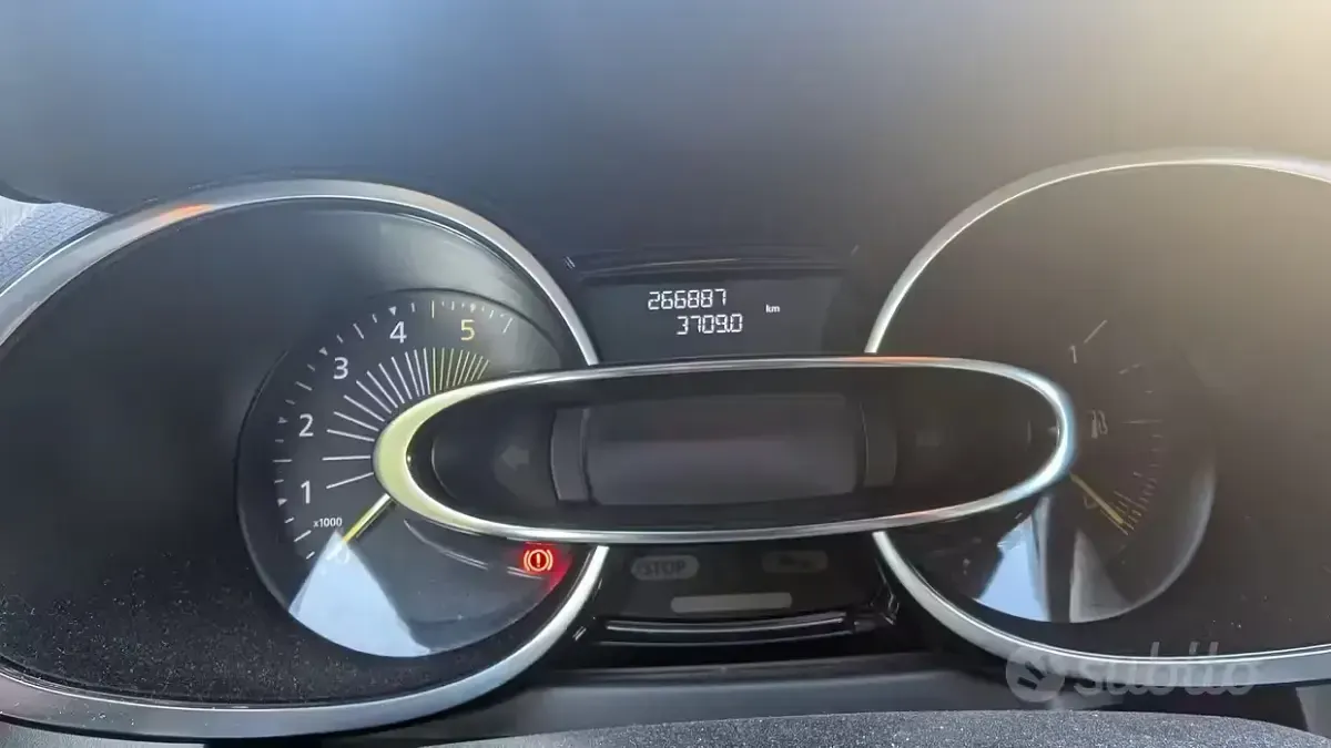 Usata Renault Clio GrandTour 75 CV (55 kW) 2015 Nero Station wagon