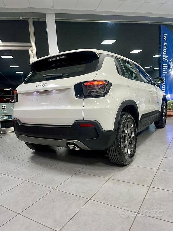 Usata Jeep Avenger Longitude 101 CV (74 kW) 2023 Bianco SUV