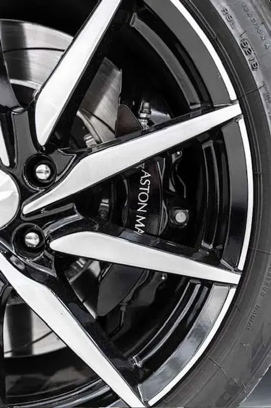 Usata Aston Martin DB11 510 CV (375 kW) 2021 Grigio Cabrio