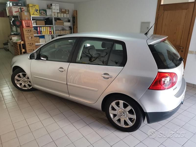 Usata VW Golf IV Sportline 140 CV (102 kW) 2006 Grigio Berlina