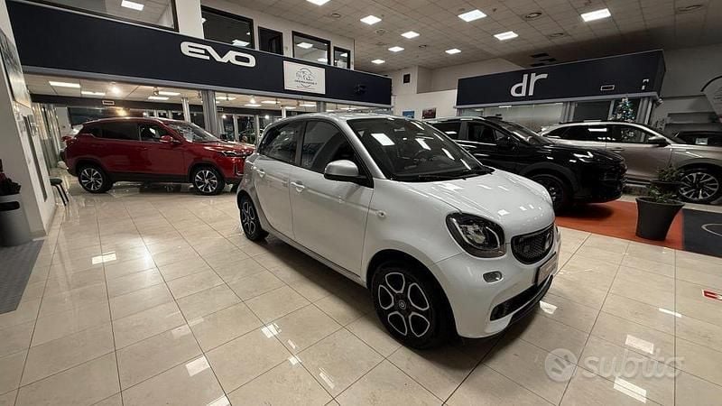 Usata Smart ForFour Electric Drive Passion 41 kW (56 CV) 2019 Bianco Berlina