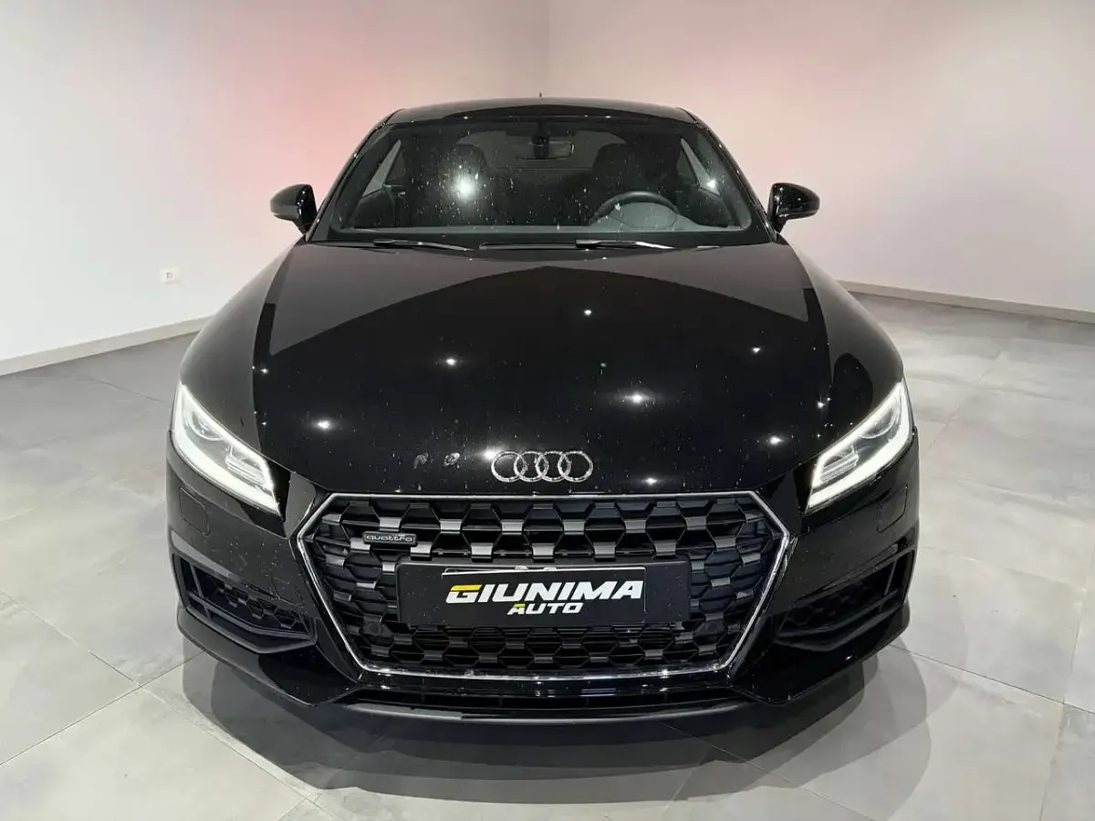 Begagnad Audi TT Ambiente 245 HK (180 kW) 2024 Svart Sportkupé