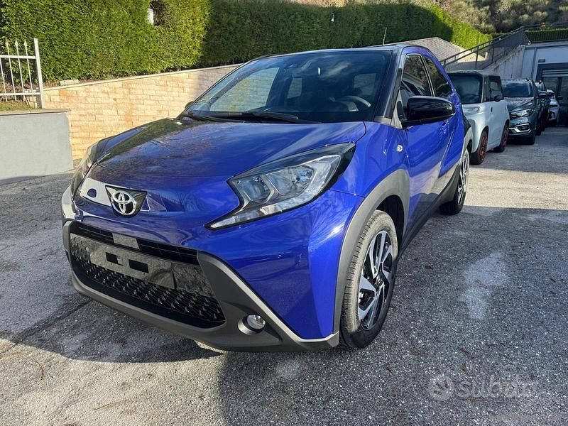 Blu Usata 2025 Toyota Aygo X Trend SUV | 17.990 € (Cara) - Immagine 1/4