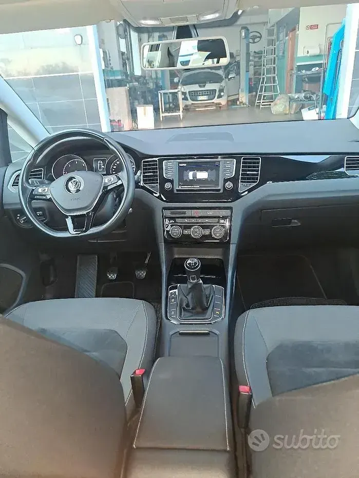 Usata VW Golf Sportsvan 110 CV (80 kW) 2016 Grigio Monovolume