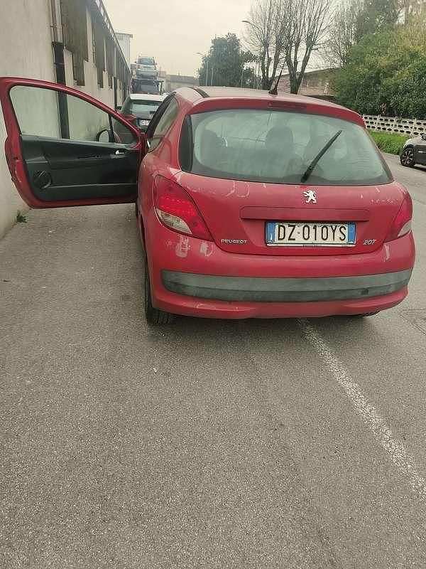 Usata Peugeot 207 Urban Move 90 CV (66 kW) 2009 Berlina