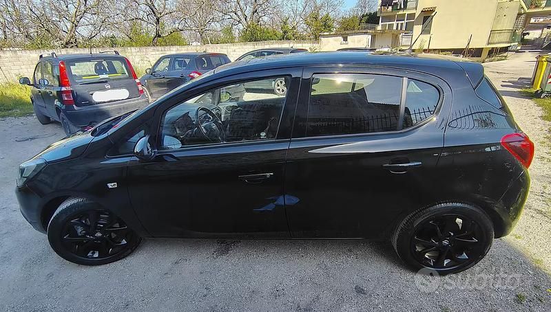 Usata Opel Corsa Edition 90 CV (66 kW) 2019 Nero Utilitaria