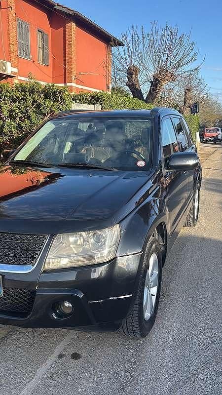 Usata 2011 Suzuki Grand Vitara SUV | 7000 € (Ottimo prezzo) - Immagine 1/4
