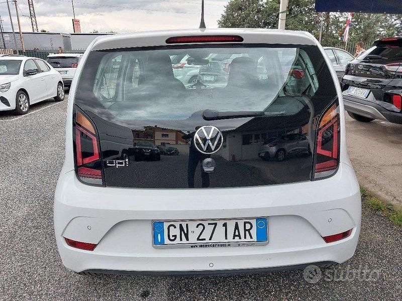 Usata VW up! Move 65 CV (47 kW) 2023 Bianco Utilitaria