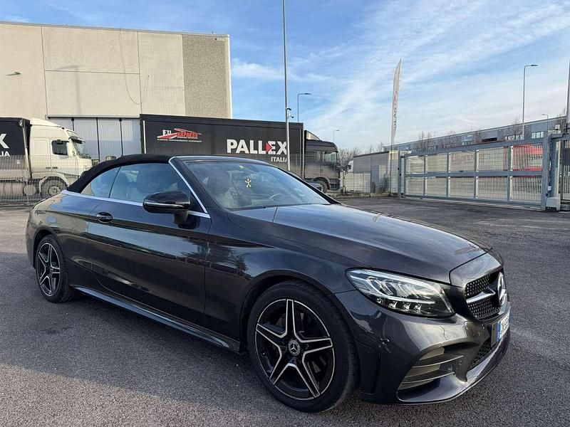 Usata Mercedes C180 Premium Plus 156 CV (114 kW) 2020 Other Cabrio