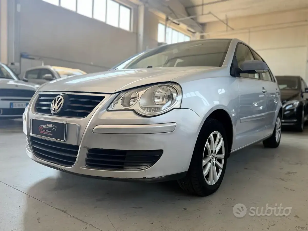 Usata VW Polo Comfortline 80 CV (58 kW) 2008 Grigio Utilitaria