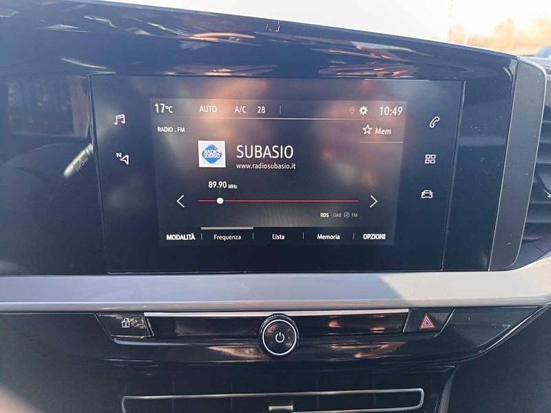 Usata Opel Mokka Elegance 101 CV (74 kW) 2023 Rosso SUV