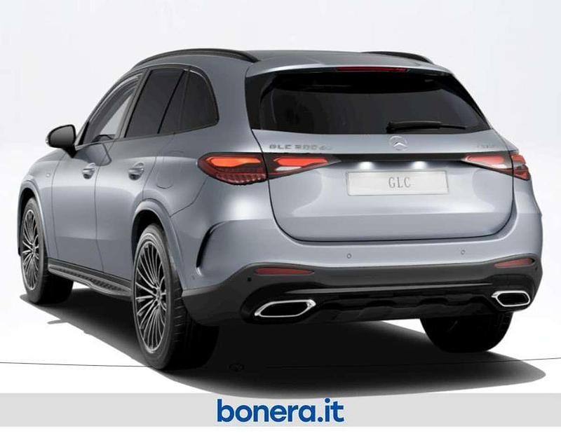 Nuova Mercedes GLC300e Advanced 333 CV (244 kW) 2026 Argento hightech SUV