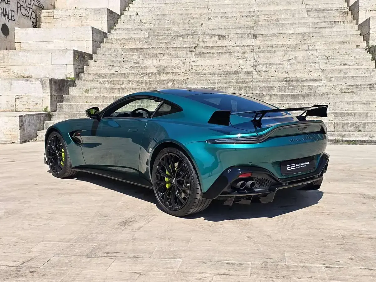 Usata Aston Martin V8 Vantage 534 CV (392 kW) 2024 Other Coupé