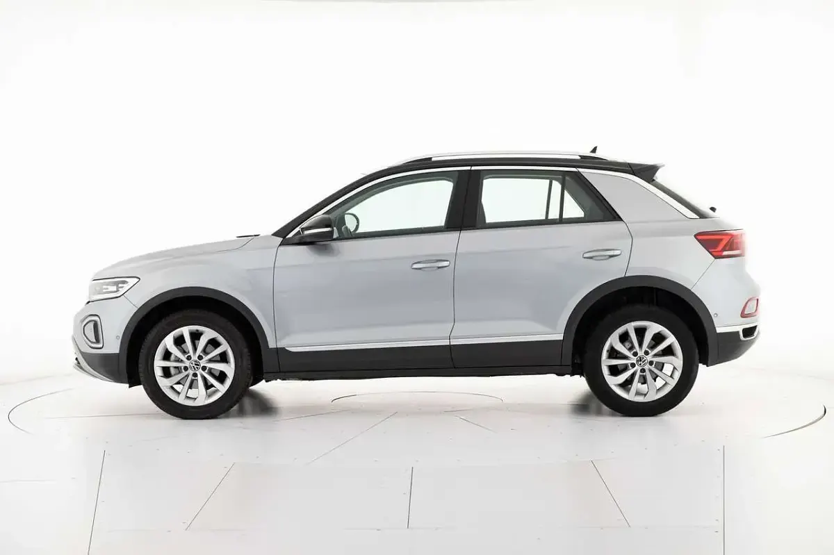 Usata VW T-Roc Style 116 CV (85 kW) 2025 Argento SUV