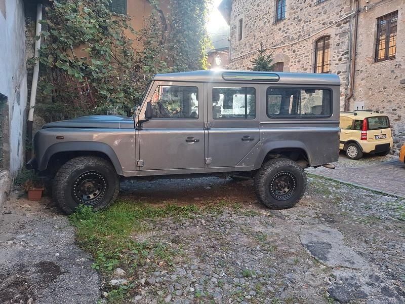 Usata Land Rover Defender 86 CV (63 kW) 2010 Grigio SUV