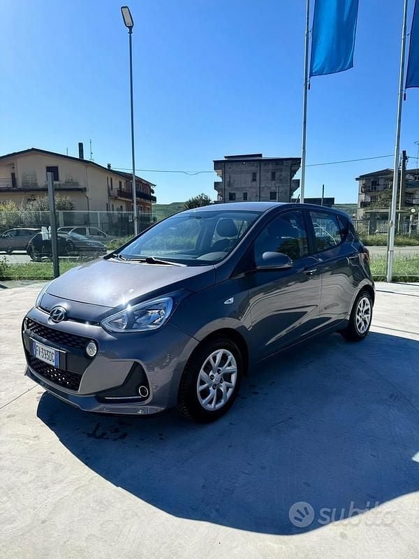 Usata Hyundai i10 69 CV (50 kW) 2019 Grigio Utilitaria