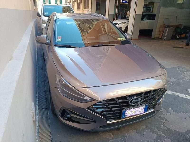 Bronzo Usata 2021 Hyundai i30 Prime Station wagon | 16.500 € (Buon prezzo) - Immagine 1/4